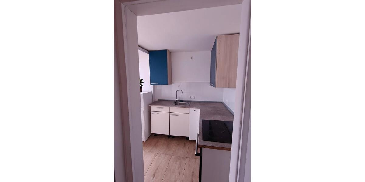 Dachgeschoßwohnung Crimmitschau - 3.5 Zimmer, 65 m&sup2;, 440&euro; | Angebot:25267386