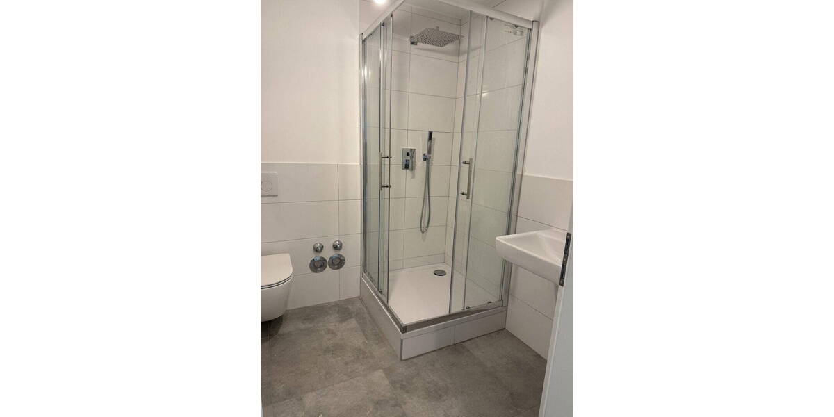 Etagenwohnung Düsseldorf Oberkassel - 2 Zimmer, 72 m&sup2;, 1.051&euro; | Angebot:26329682