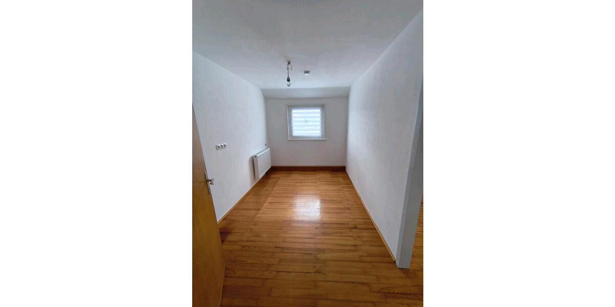 Dachgeschoßwohnung Höringen - 3.5 Zimmer, 70 m&sup2;, 730&euro; | Angebot:26568346