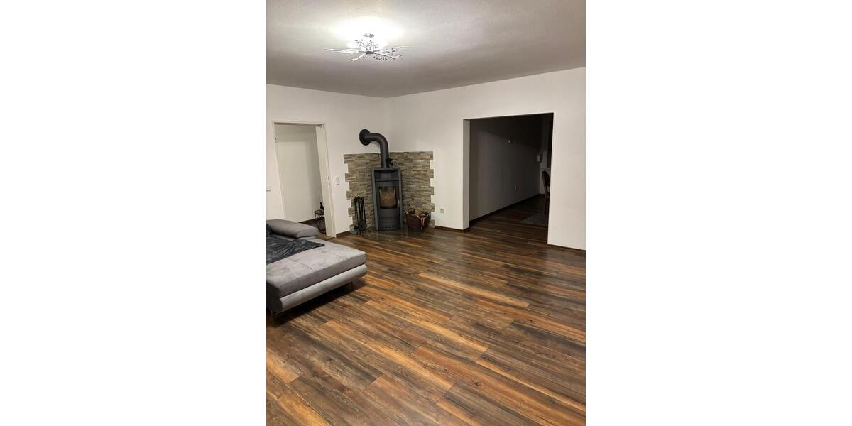 Etagenwohnung Bad Oldesloe - 4 Zimmer, 159 m&sup2;, 1.350&euro; | Angebot:24876333