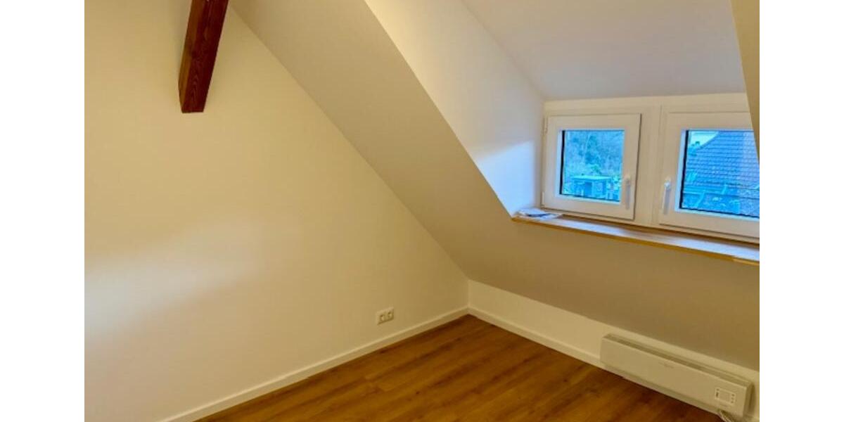 Dachgeschoßwohnung Wiesbaden Bierstadt - 2 Zimmer, 59 m&sup2;, 945&euro; | Angebot:25870299