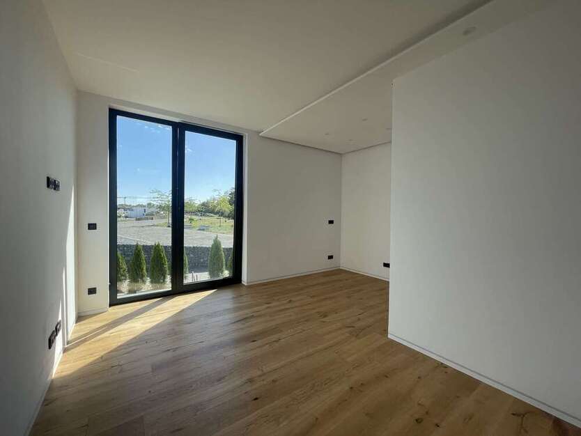 Mit dem Aufzug direkt in die TraumWohnung am Zwenkauer See!