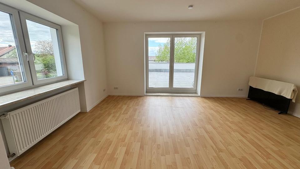 Hochparterre Berching - 3 Zimmer, 115 m&sup2;, 930&euro; | Angebot:26523225