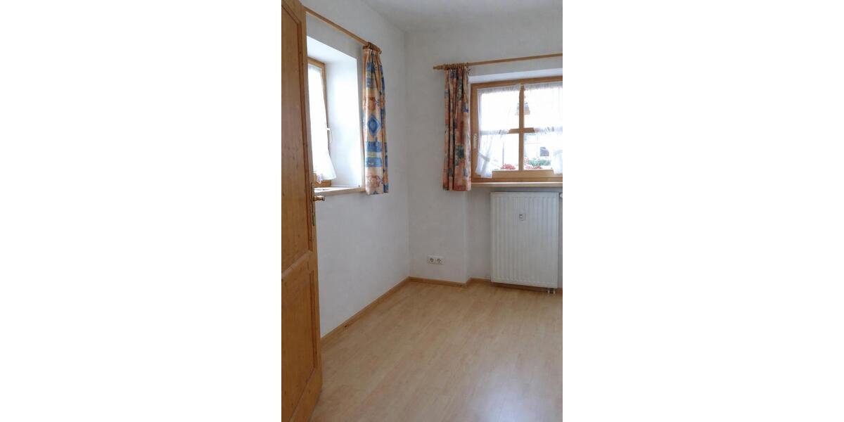 Erdgeschoßwohnung Saulgrub - 1.5 Zimmer, 49 m&sup2;, 570&euro; | Angebot:25636512