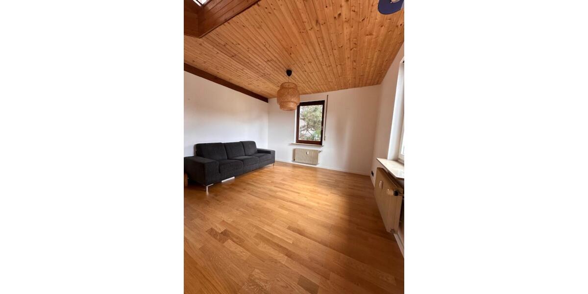 Attraktive 4,5-Zimmer-Maisonette Wohnung in Stuttgart-Möhringen 4.5 zimmer