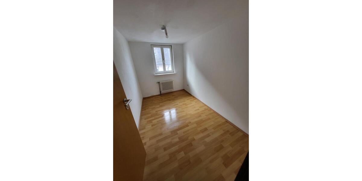 Etagenwohnung Schwaikheim - 4 Zimmer, 86 m&sup2;, 1.090&euro; | Angebot:24685779