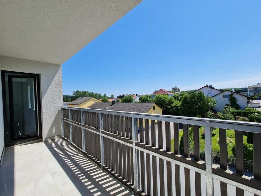 Barrierefrei, modern & schön - 96,5 m² 3 Zi.-Whg in Schöllnach