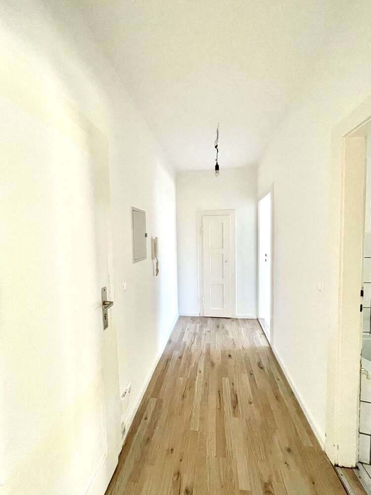 Wohnung zum Mieten in Bitterfeld 302,75 € 35.66 m²