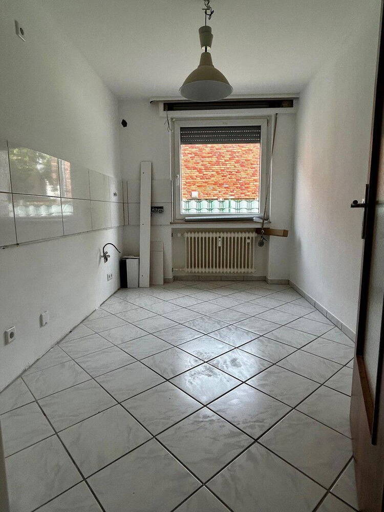 Renovierte 3-Zimmer Wohnung mit großem Balkon und Garage Zentrum Ratingen-Hösel
