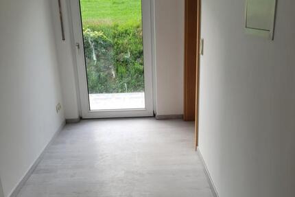 Haus Burbach - 8 Zimmer, 160 m&sup2;, 1.150&euro; | Angebot:25100914