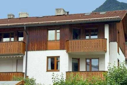 AB SOFORT: 3-Zimmer-Balkon-Wohnung ca. 80 m², 1. Stock, LIFT, voll möbliert, EBK, TG-Platz 3 zimmer