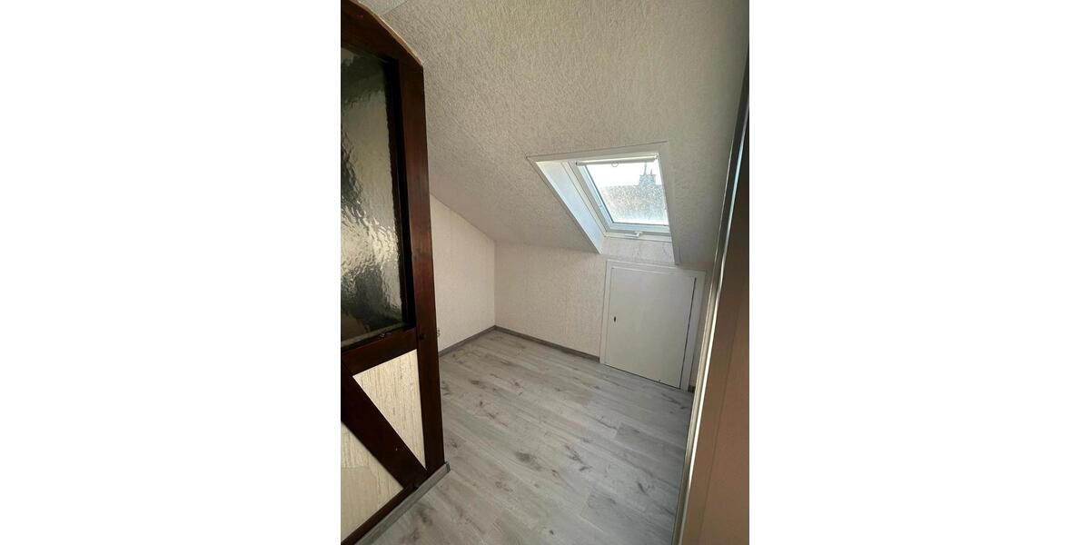 Dachgeschoßwohnung Edertal - 3 Zimmer, 70 m&sup2;, 450&euro; | Angebot:26652252