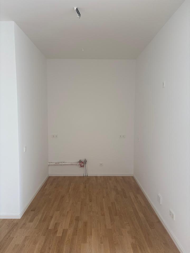 Neubau: 2,5-Zimmer-Wohnung in Aalen mit EBK, Balkon & Carport