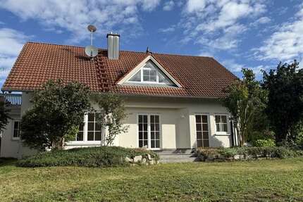 Haus zum Mieten in Balzhausen 1.400 € 174 m² 7 zimmer