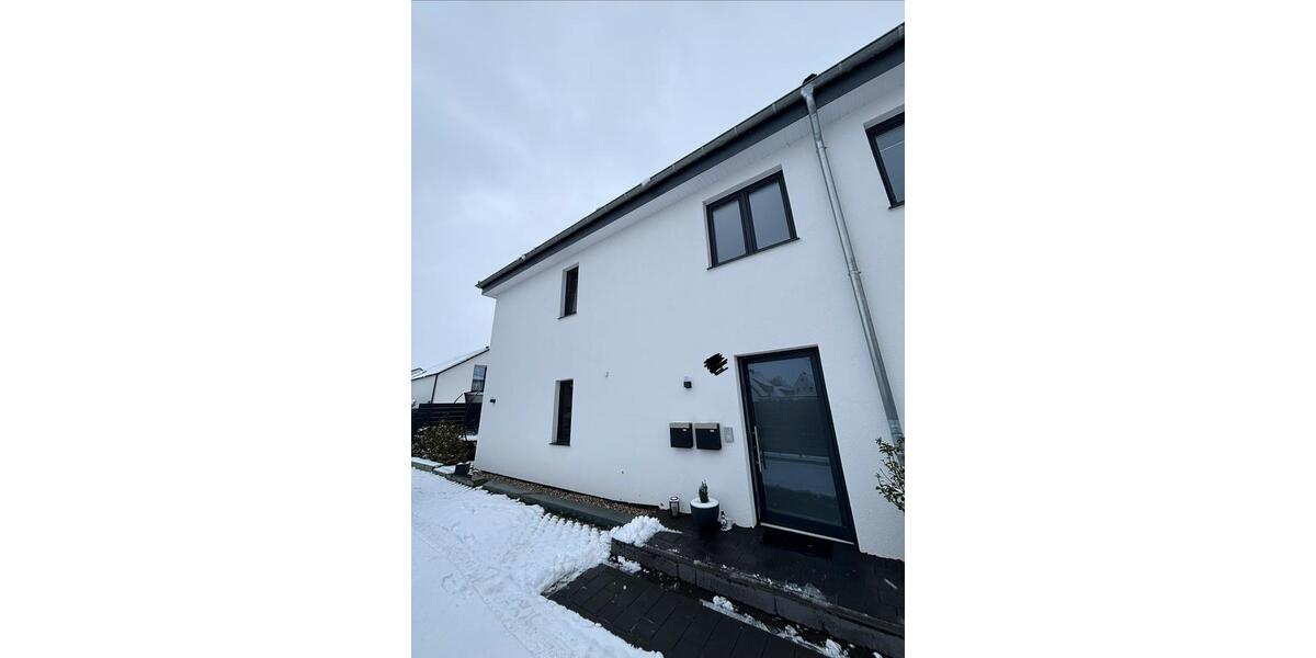 3-Zimmer Wohnung mit Loggia, 102 qm in Neuengeseke zu vermieten 3 zimmer