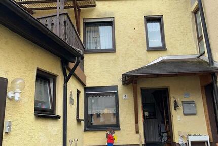 Haus Hallgarten - 6 Zimmer, 140 m&sup2;, 980&euro; | Angebot:27619978