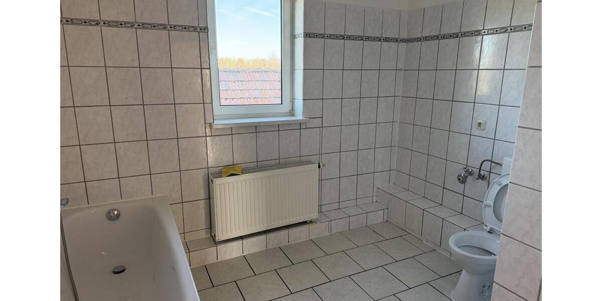 Etagenwohnung Borna - 2 Zimmer, 58 m&sup2;, 330&euro; | Angebot:25378470