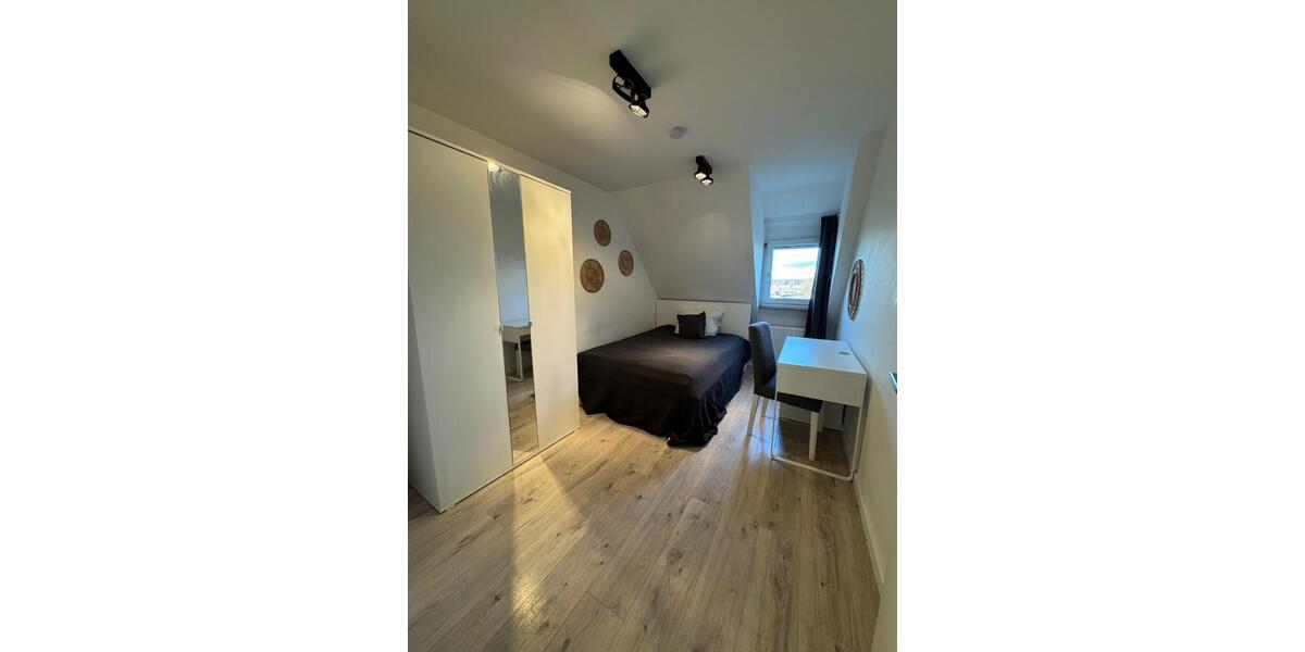 4er WG Saniert Möbliert + EBK 12 zimmer