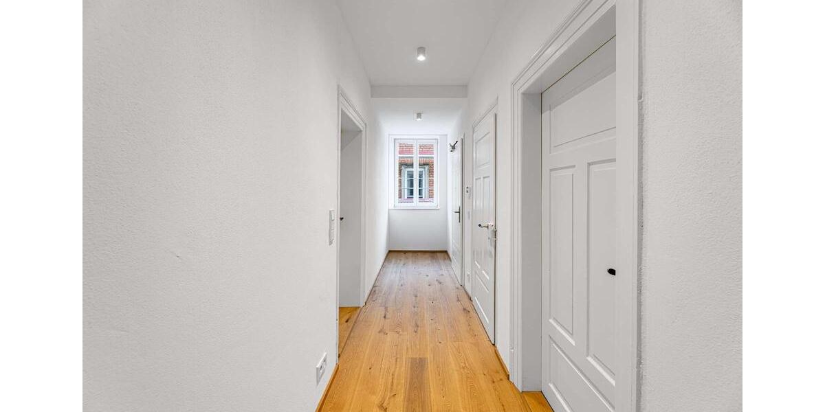 HEGERICH: Möblierte Wohnung im 2. Obergeschoss - Modern saniert mit historischem Flair 3 zimmer