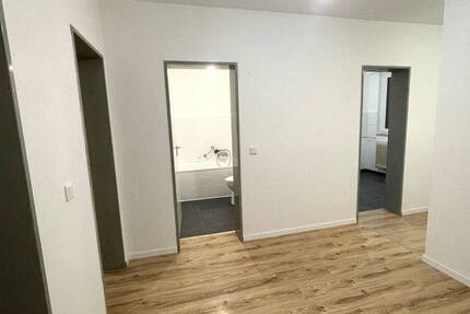 **Moderne, helle & frisch renovierte 2,5-Zimmer-Wohnung in Oberbarmen - mit Balkon & Aufzug**