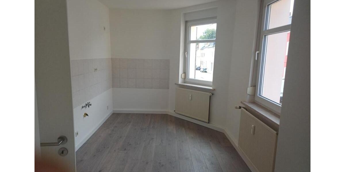 Etagenwohnung Meerane - 4 Zimmer, 98 m&sup2;, 564&euro; | Angebot:25251589