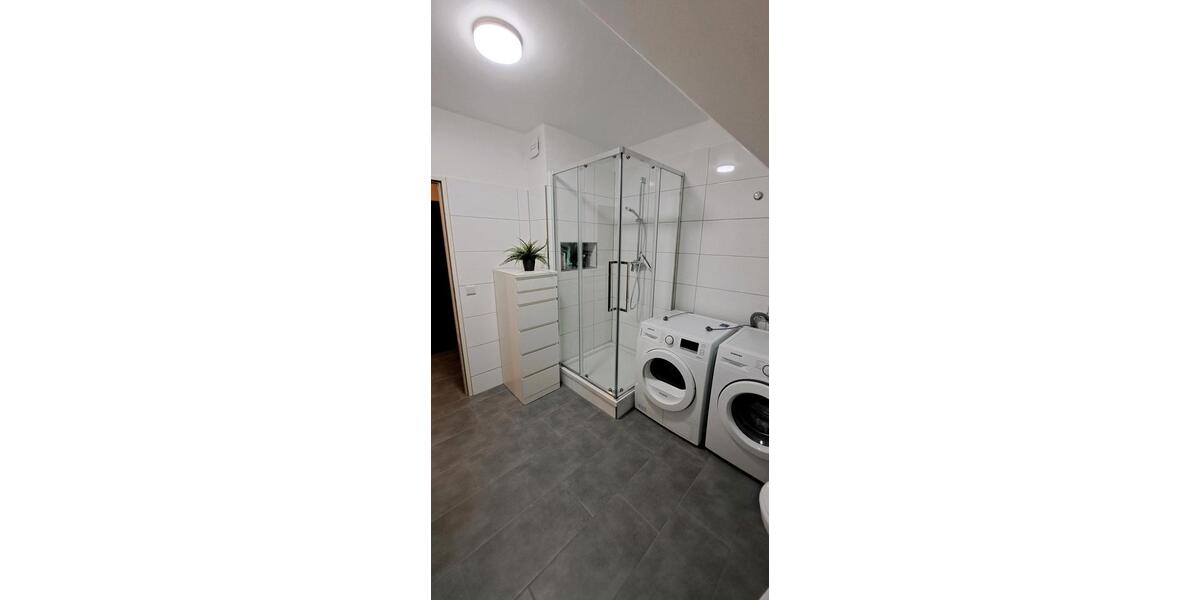 Sanierte 2-Zimmer Wohnung, Balkon, Einbauküche & TG Kleinenbroich zimmer