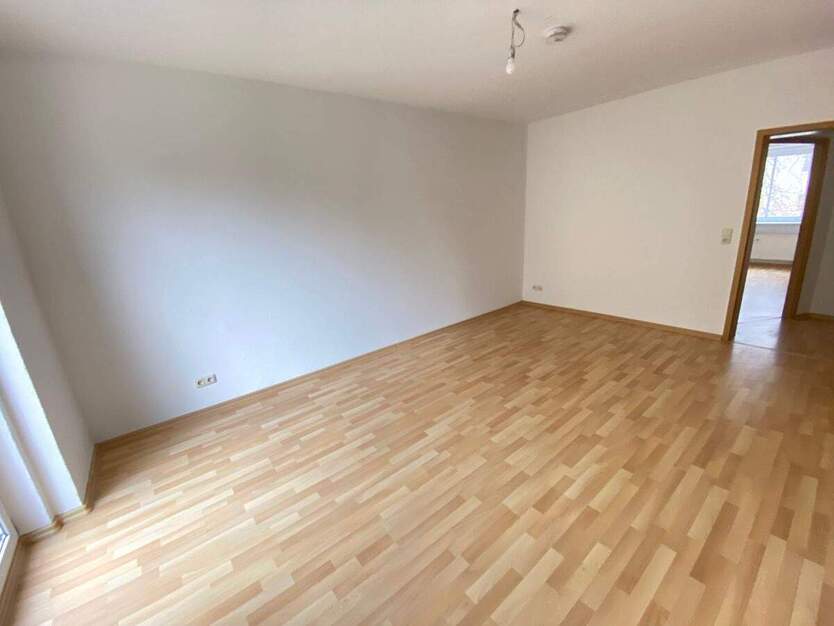 *Zeißstr. * 2 Raum Wohnung mit Balkon ! 3 zimmer