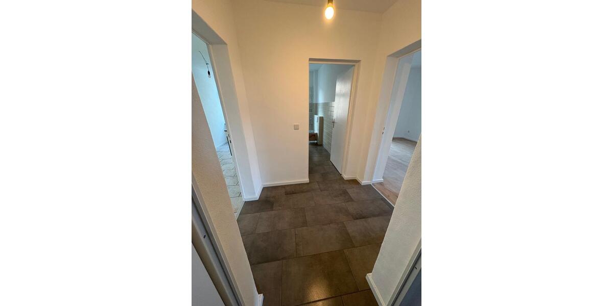 Etagenwohnung Limbach-Oberfrohna Oberfrohna - 2 Zimmer, 65 m&sup2;, 390&euro; | Angebot:26695177