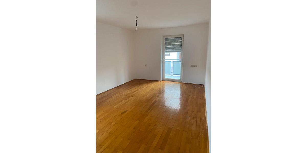 4-Zimmer-Wohnung in Tegernheim ab 01.04.2026 zu vermieten 4 zimmer