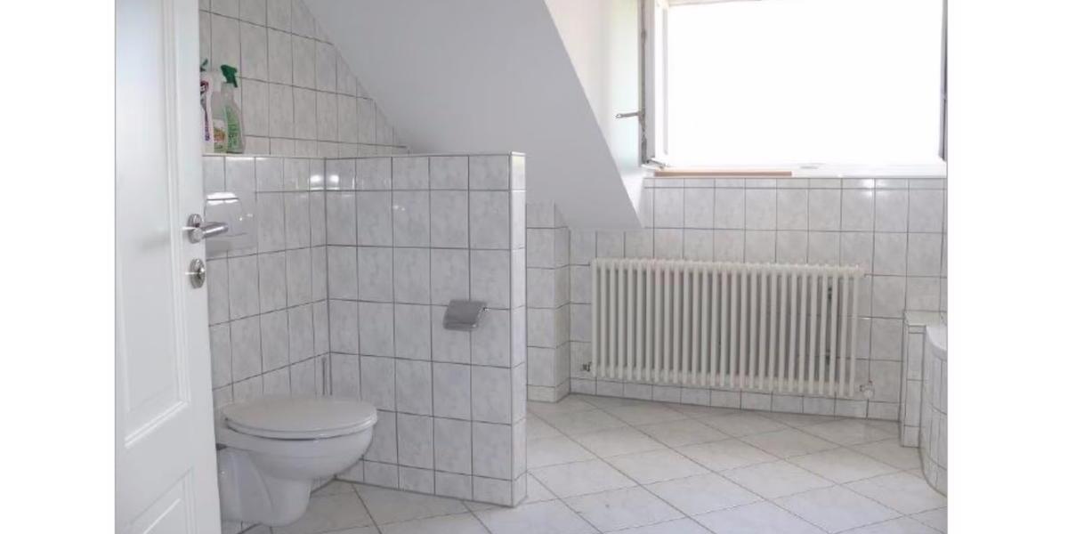 Dachgeschoßwohnung Rottweil - 4 Zimmer, 130 m&sup2;, 1.200&euro; | Angebot:26443361
