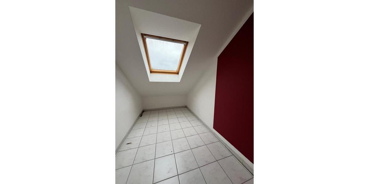 Dachgeschoßwohnung Bad Kissingen - 2.5 Zimmer, 78 m&sup2;, 700&euro; | Angebot:26536099