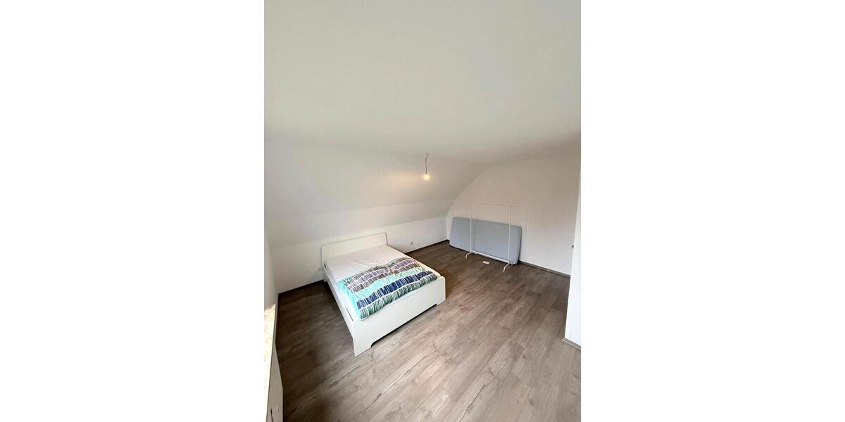 Dachgeschoßwohnung Finnentrop - 1 Zimmer, 68 m&sup2;, 700&euro; | Angebot:24543009