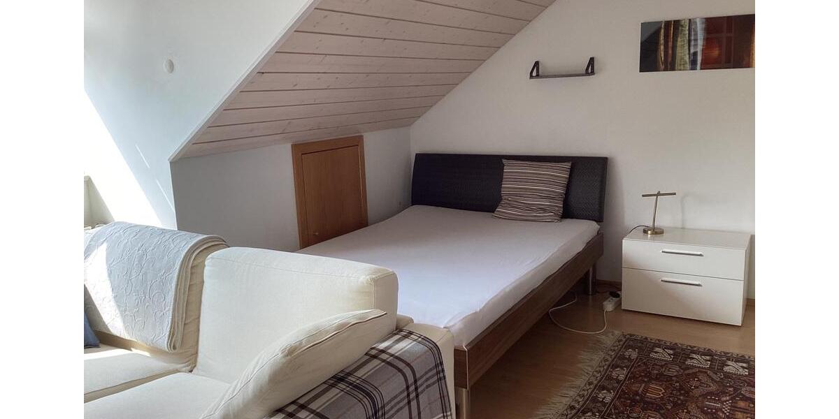 Dachgeschoßwohnung Kirchheim bei München - 1 Zimmer, 27 m&sup2;, 700&euro; | Angebot:25996044