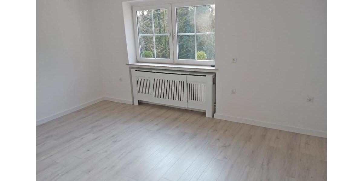 Etagenwohnung Rinteln - 4 Zimmer, 102 m&sup2;, 975&euro; | Angebot:25989536