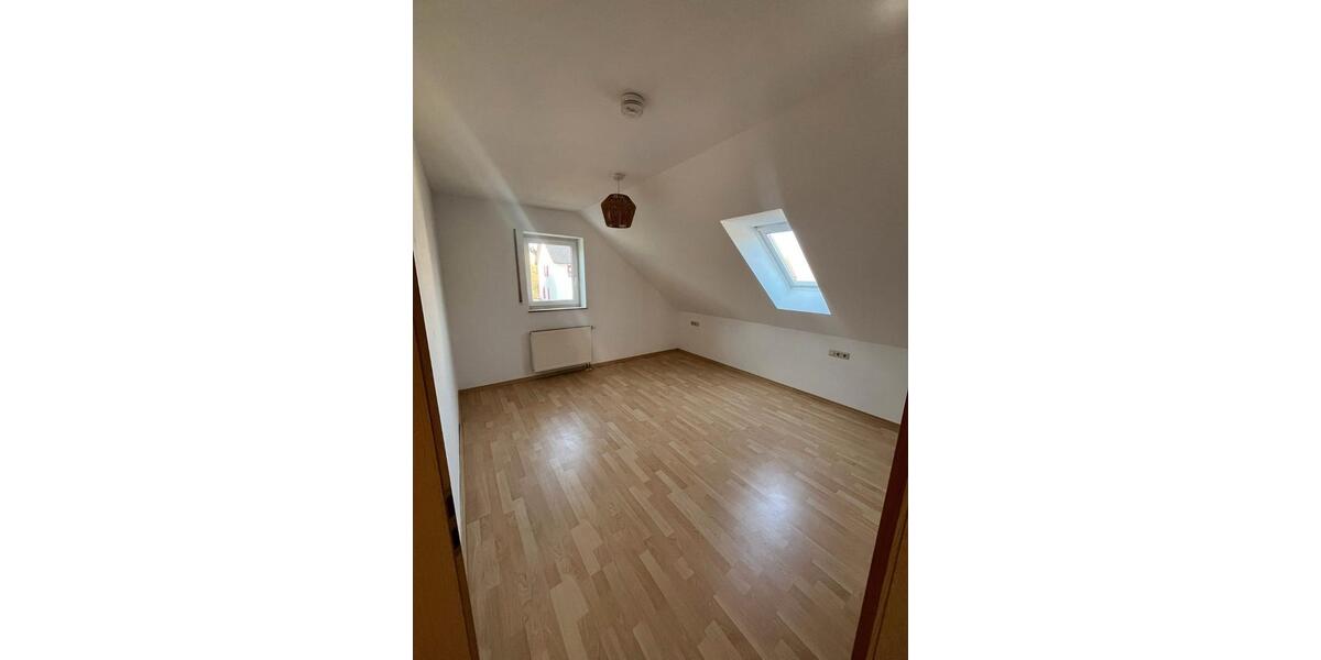 Dachgeschoßwohnung Nattheim - 3 Zimmer, 73 m&sup2;, 790&euro; | Angebot:26062428