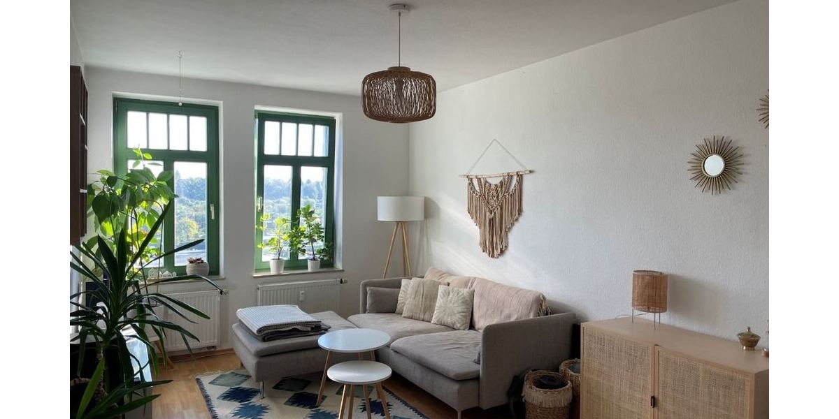 Gepflegte DG-Wohnung mit EINBAUKÜCHE, Balkon und Tageslicht-Bad ab 01.12. frei! 2 zimmer