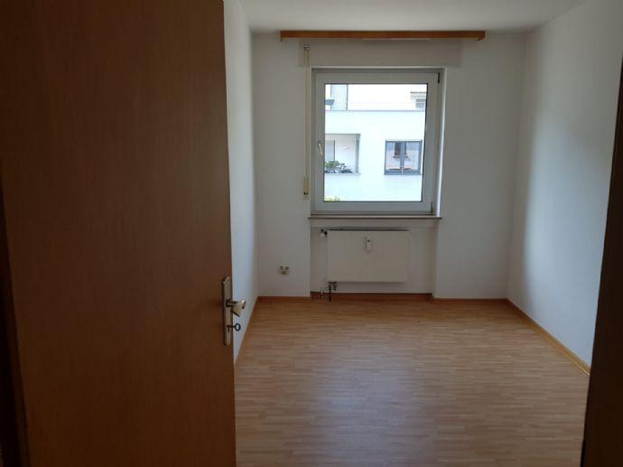 Wohnen auf Zeit Trier Feyen-Weismark - 4 Zimmer, 91 m&sup2;, 1.100&euro; | Angebot:26533207