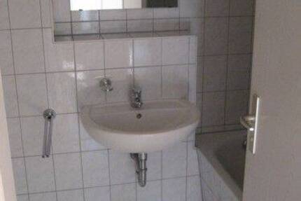 Schöne 1 Raum mit Balkon in Dresden-Cotta