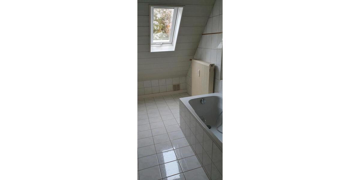 Dachgeschoßwohnung Zschopau - 2 Zimmer, 42 m&sup2;, 440&euro; | Angebot:25636226