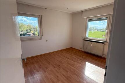 Wohnung Groß-Gerau Gerau - 4 Zimmer, 17 m&sup2;, 650&euro; | Angebot:26235601