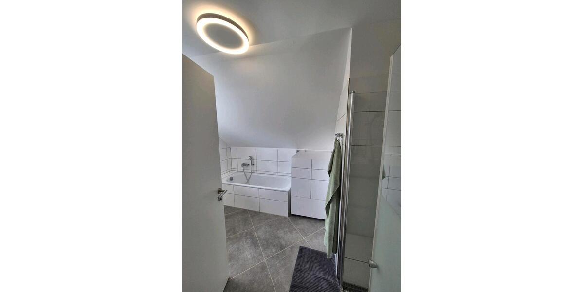 Dachgeschoßwohnung Leichlingen (Rheinland) - 3 Zimmer, 95 m&sup2;, 1.349&euro; | Angebot:26692780