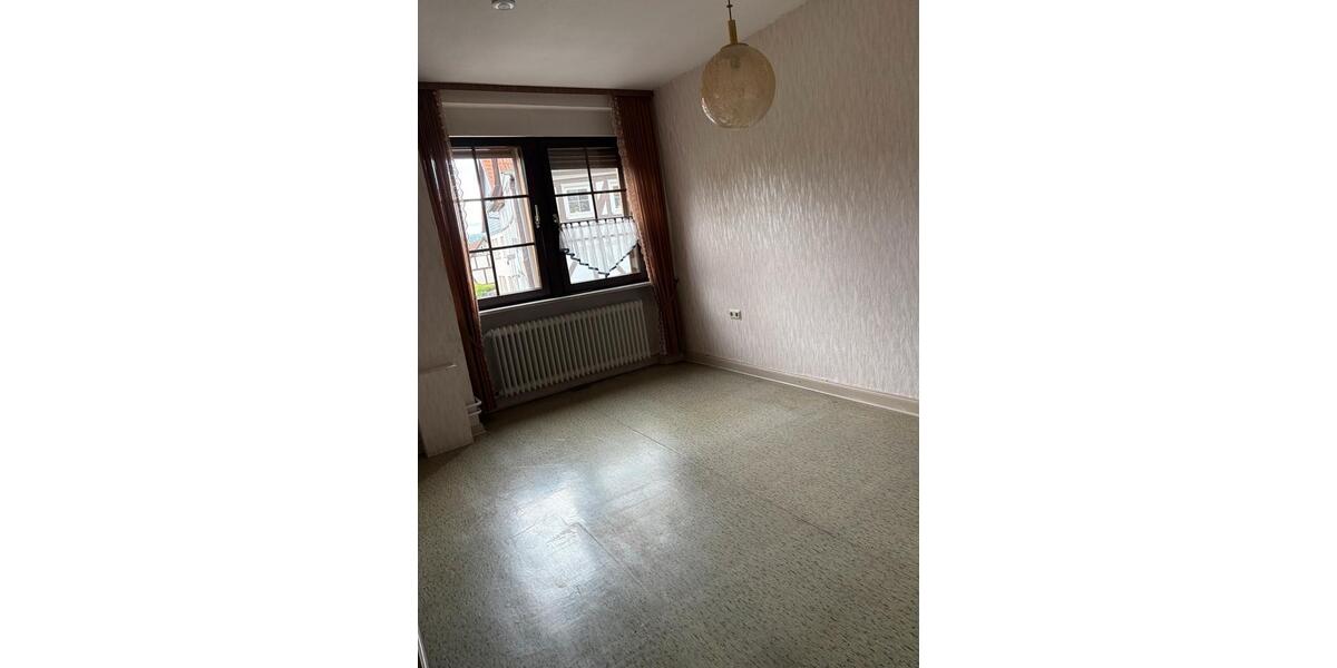 Etagenwohnung Alsfeld - 3 Zimmer, 75 m&sup2;, 900&euro; | Angebot:26611116