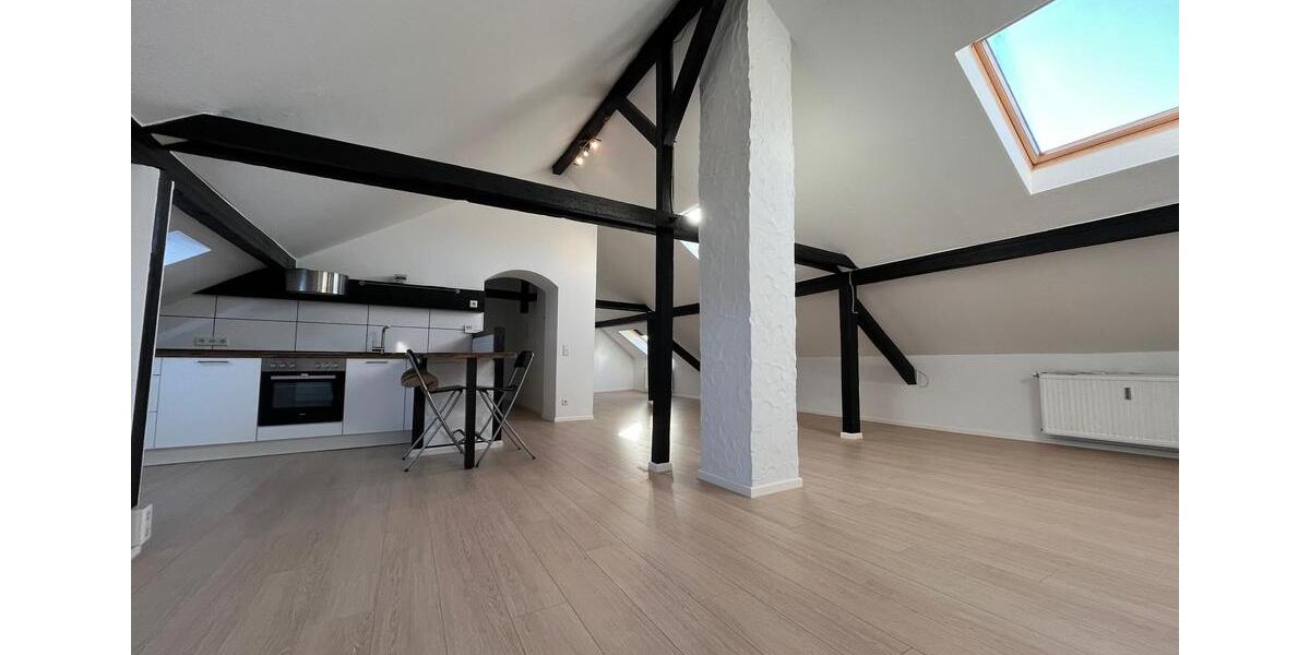 Erstbezug nach Modernisierung: Charmante 1-Zimmer-Dachgeschosswohnung mit EBK 1 zimmer