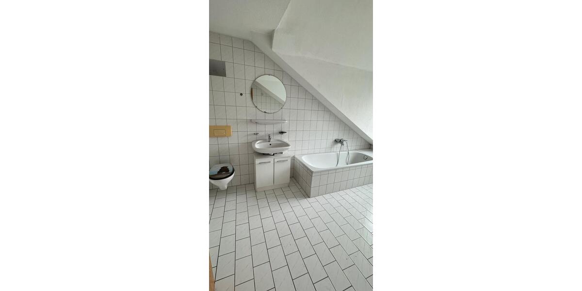 Dachgeschoßwohnung Balingen - 2.5 Zimmer, 62 m&sup2;, 700&euro; | Angebot:24772672