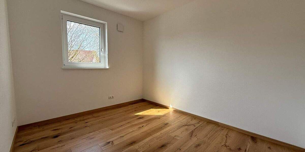 Etagenwohnung Tüßling - 3 Zimmer, 99 m&sup2;, 1.275&euro; | Angebot:26154944