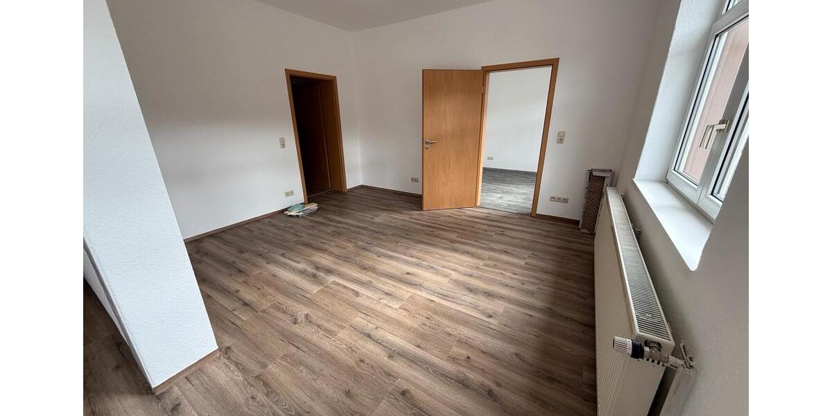 Hochparterre Saalfeld (Saale) - 2 Zimmer, 52 m&sup2;, 250&euro; | Angebot:25922471