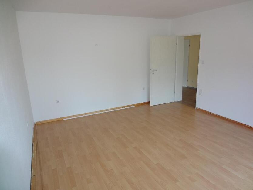 3 ZKBB* tgl. Wannenbad* max. 1-3 Pers.Süd-West-Balkon* Markise* tgl.-Wannenbad* Sat* Pfungstadt