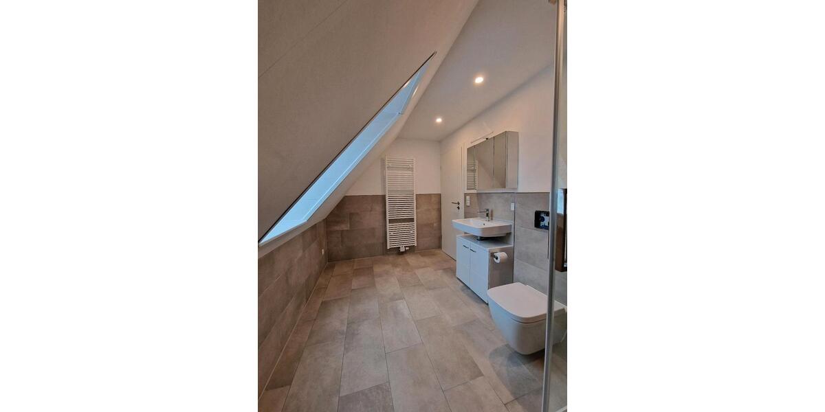 Dachgeschoßwohnung Hennstedt - 3 Zimmer, 77 m&sup2;, 950&euro; | Angebot:25161943