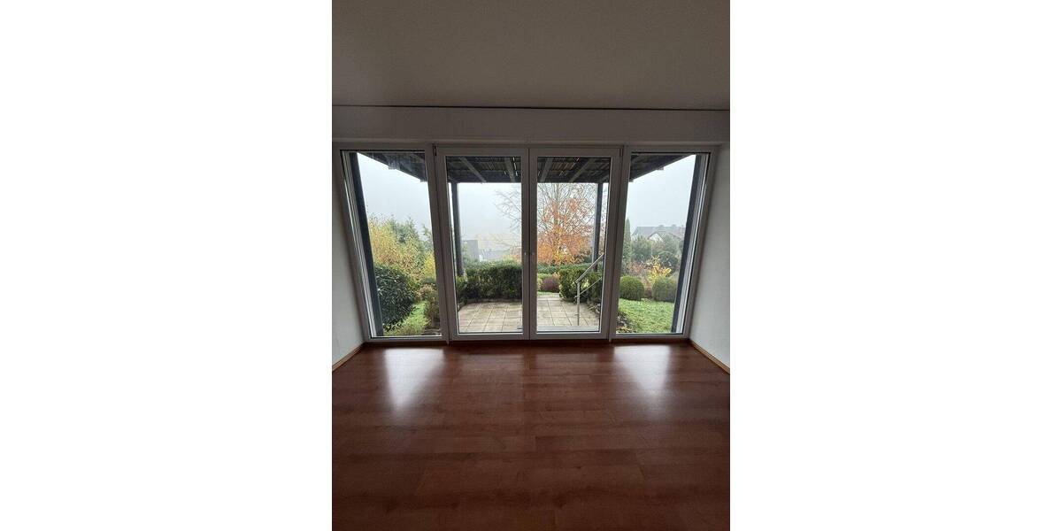 Super 4 Raum Whg. - Süd-Lage, Küche, Terrasse, Garten, Fußbodenhzg., Stlpl. 4 zimmer