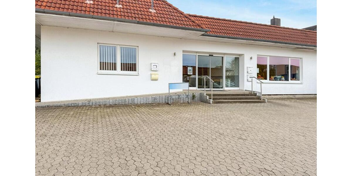 Großzügige, moderne Gewerbefläche mit ca. 220 m² und sehr guter Erreichbarkeit zimmer